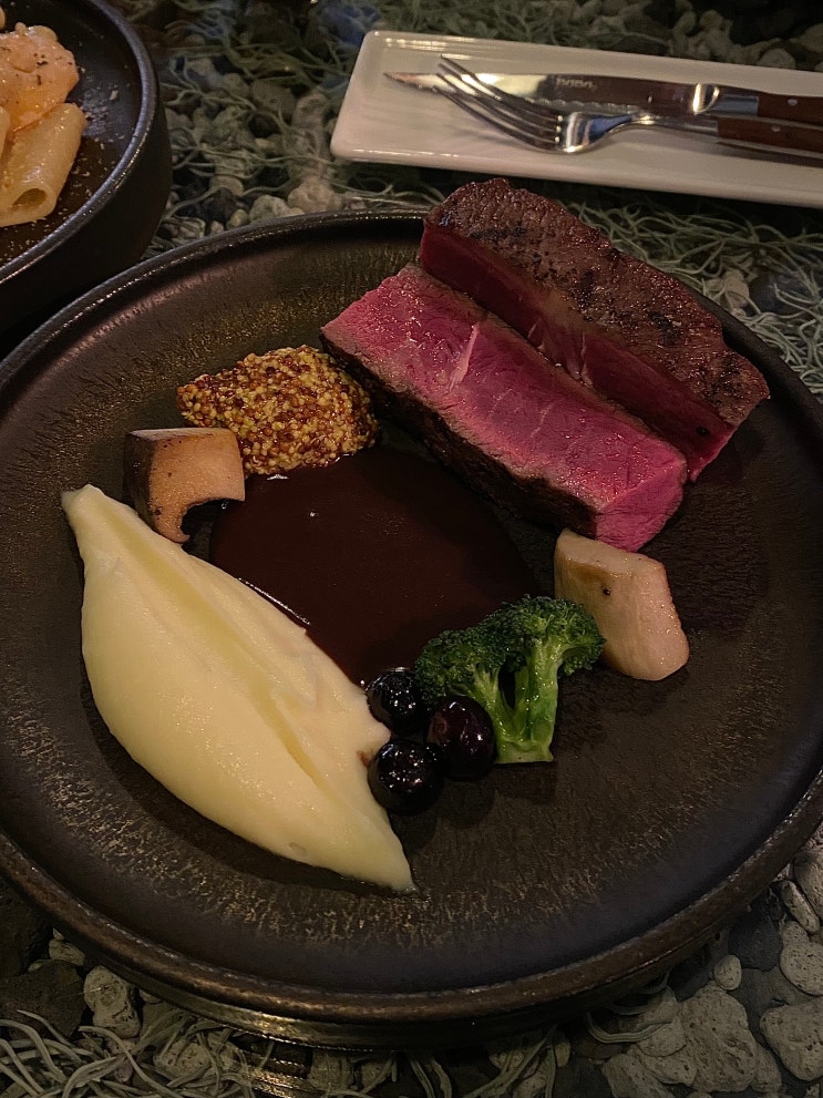  [용산/신용산] “드포레 De;Fore” 와인바 : 부채살 스테이크 맛집