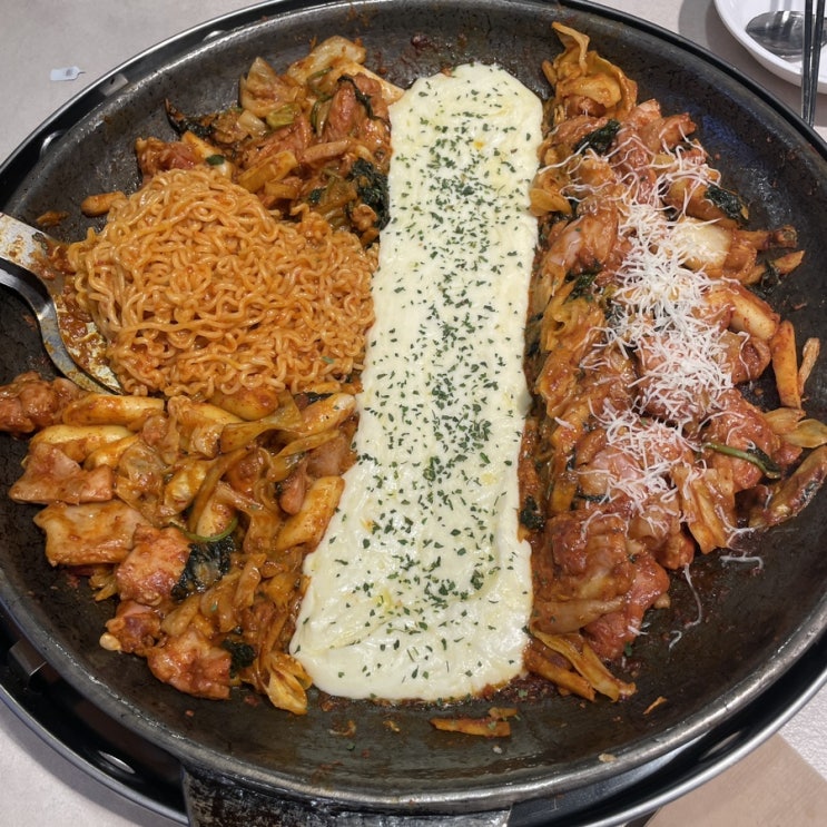 먹골역 묵동 맛집 추천 다함닭갈비 먹골직영점 양많고 늘어나는 치즈가 맛있는 정통 춘천식 닭갈비집 내돈내먹 후기