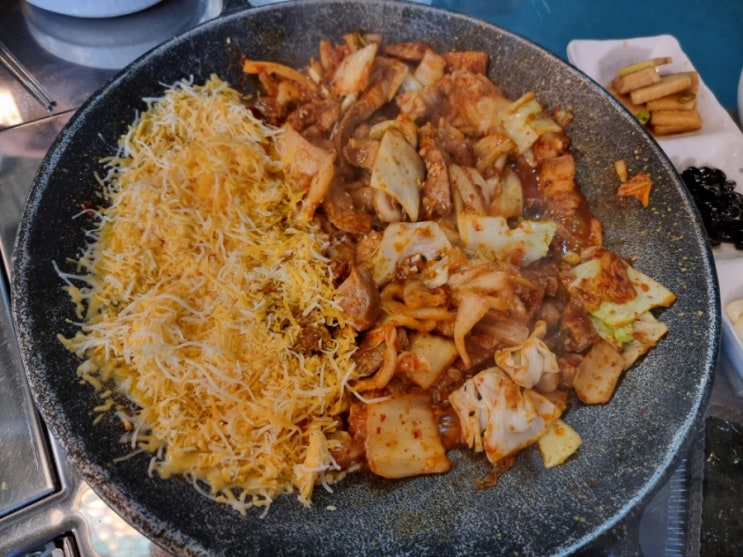  김해율하맛집 / 삼산회관 / 율하2지구밥집 / 돼지김치구이