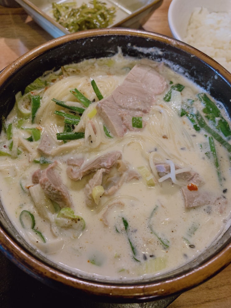   광주 동명동 퓨전 식당 [행복한 담벼락]