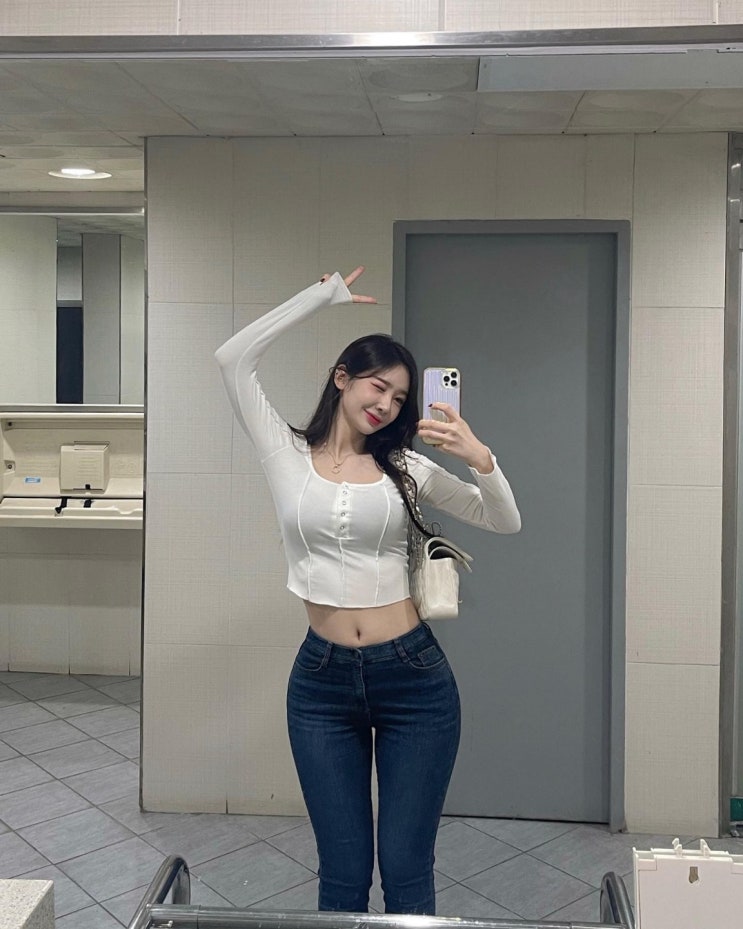 '아프리카 3대 여신'으로 알려진 BJ 금화, 완벽한 골반 라인 직접 인증한 '동영상' 네티즌 눈길 '아프리카 3대 여신'으로 알려진 BJ 금화, 완벽한 골반 라인 직접 인증한 '동영상' 네티즌 눈길