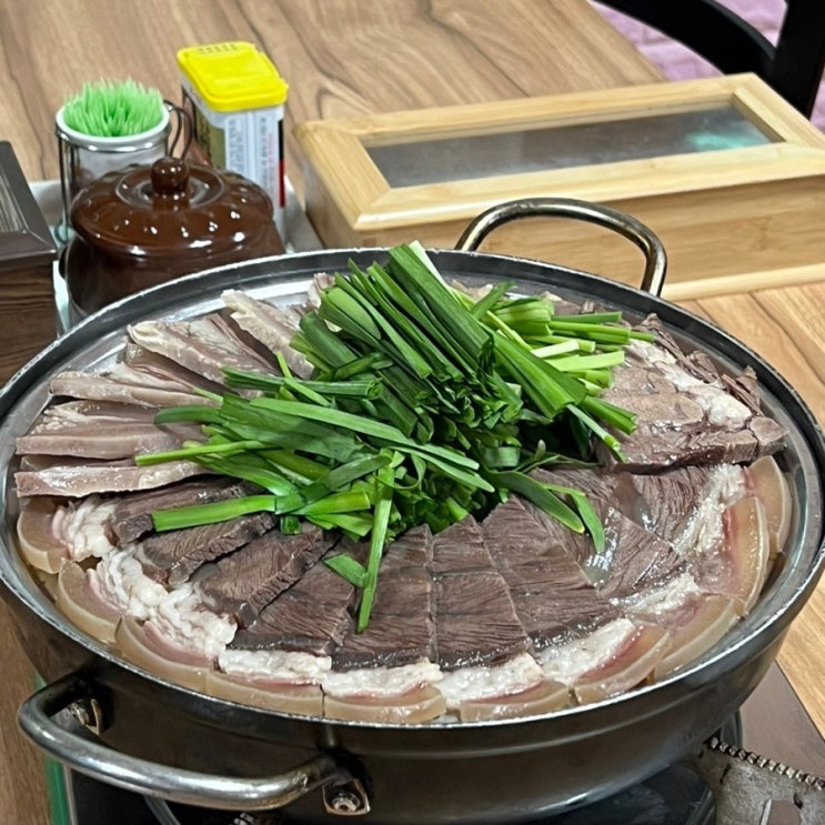  청주 로컬 맛집 한우소머리수육 대길식당 / 요즘붕어빵