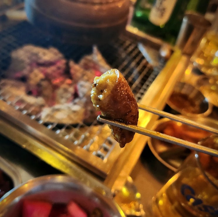  잠실새내, 부산양곱창 숯불에 구워먹는 한우 대창과 곱창 맛집 . (+크리스마스 트리)