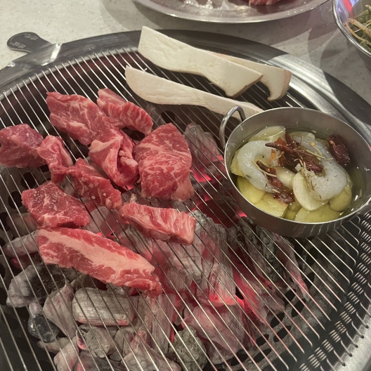 중랑역 동부시장 맛집 더고집 상봉점 퀄리티 좋은 퓨전 소고기집 소갈비살 돼지껍데기 내돈내먹 후기