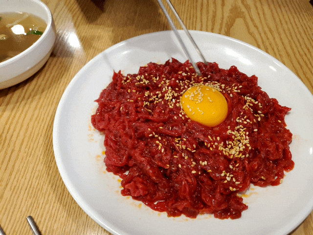  [광장시장 맛집]광장시장 맛집투어 창신육회 빈대떡 찹쌀꽈배기 씨앗꿀호떡