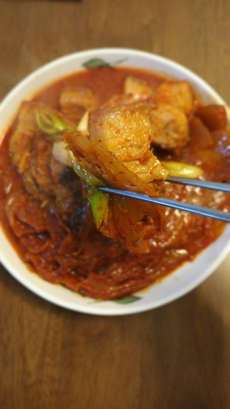 돼지고기 김치찜 만드는 방법 돼지고기 김치찜 칼칼한 돼지고기 김치찜 영양성분