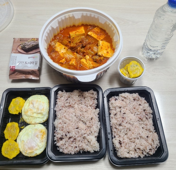  오늘저녁 매콤달콤한 김치찜 어떠세요?「굳세어라 김치찜」