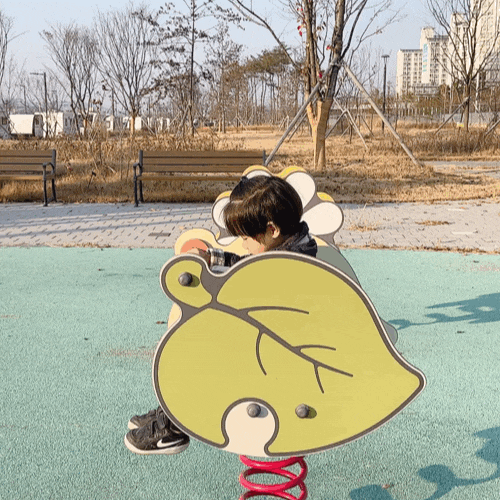  아산 탕정 숲 놀이터 모래 놀이터에 어린이 운동기구까지
