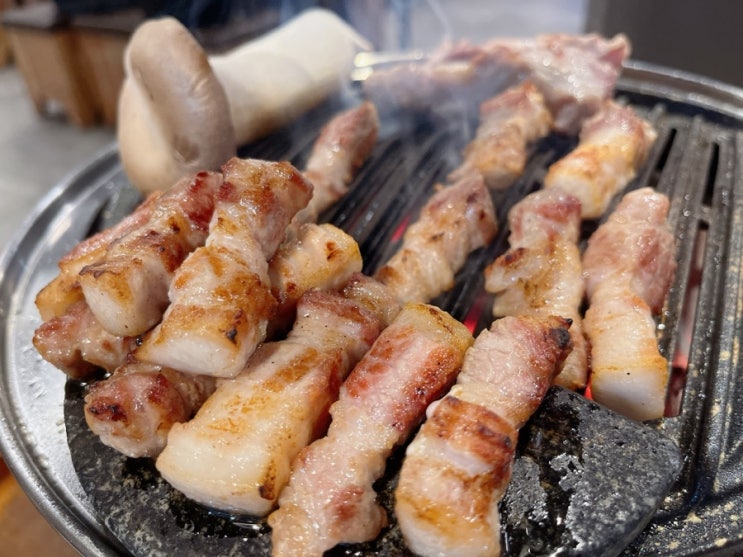  다양한 절임나물 반찬이 고기를 더욱 맛있게! 관평동 고기맛집 관평동 고깃집 고반식당 대전관평점