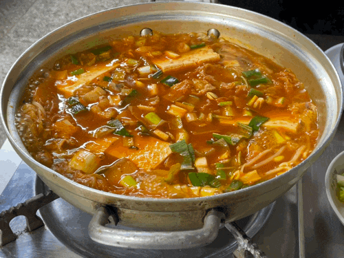  전주 객사 초만원식당 김치찌개 든든하게 먹고 왔어요