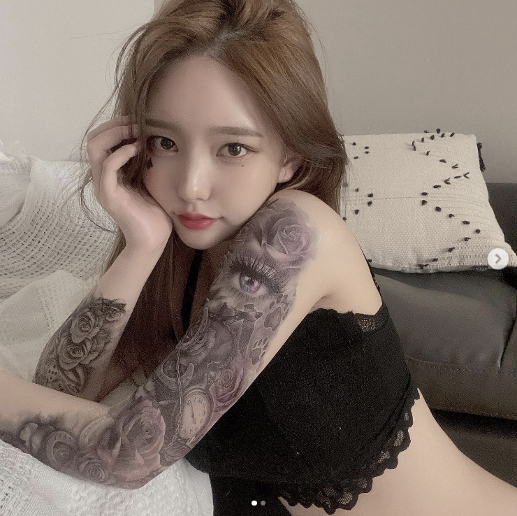 "여자도 좋아" BJ 츄정, '좋아하면 울리는' 양성애자 구미호 (ft. 프로필 나이 신체 가족) "여자도 좋아" BJ 츄정, '좋아하면 울리는' 양성애자 구미호 (ft. 프로필 나이 신체 가족)