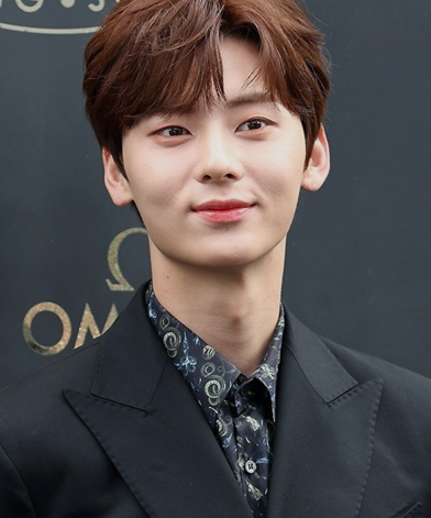 환혼2 황민현 갤러리 프로필 사주 뉴이스트 군대 누나
