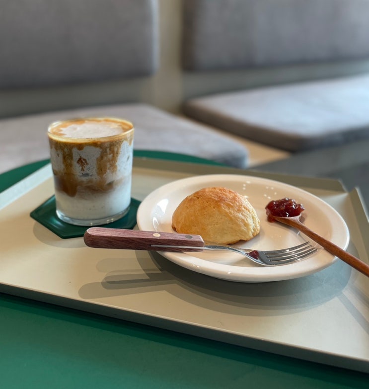  부드러움 극강! 라떼 맛집: 커스텀커피[평촌학원가 카페]