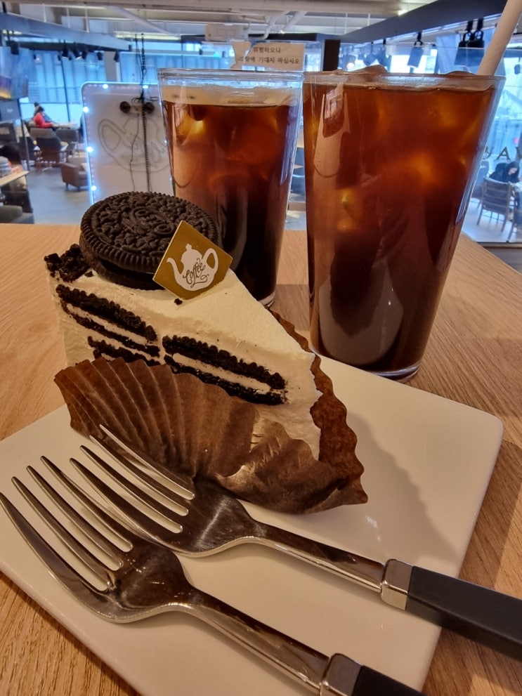  고바슨) 오레오케이크가 맛있는 동성로 대형카페