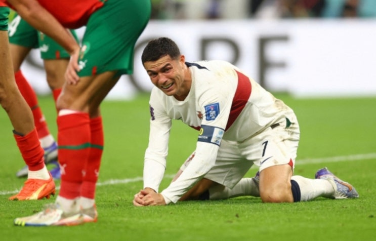 <b>모로코</b> 포르투갈 <b>1-0 제압</b> 선발 제외 호날두 울면서 떠났다