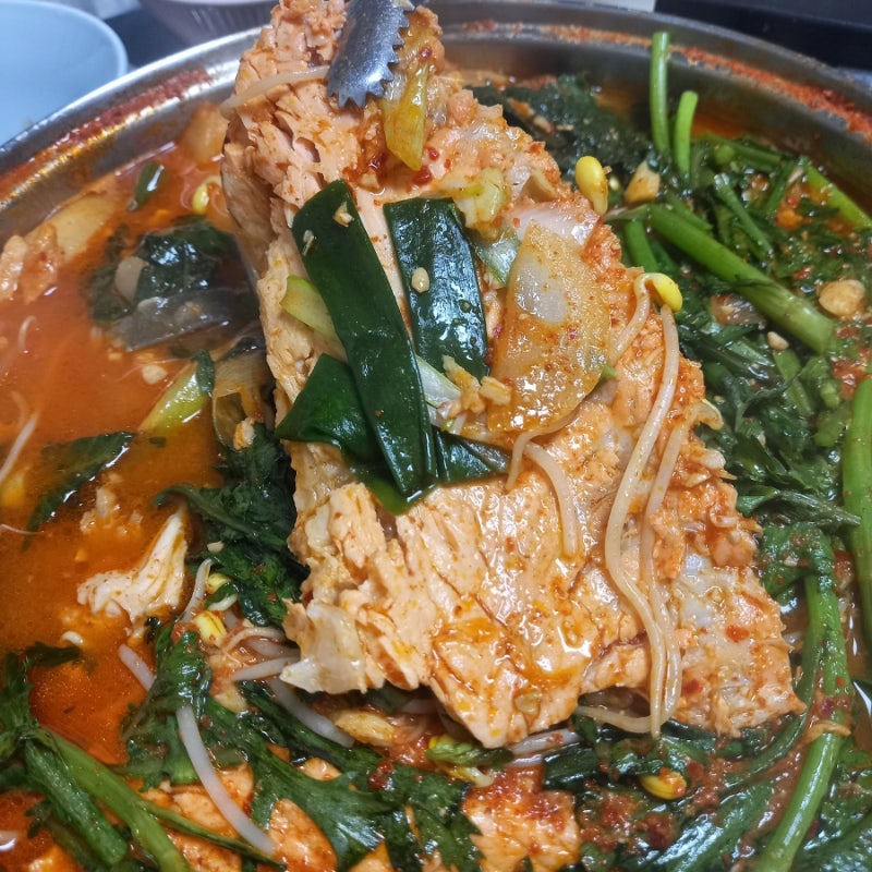 연어 서더리매운탕 생선살도 국물도 부~드러워