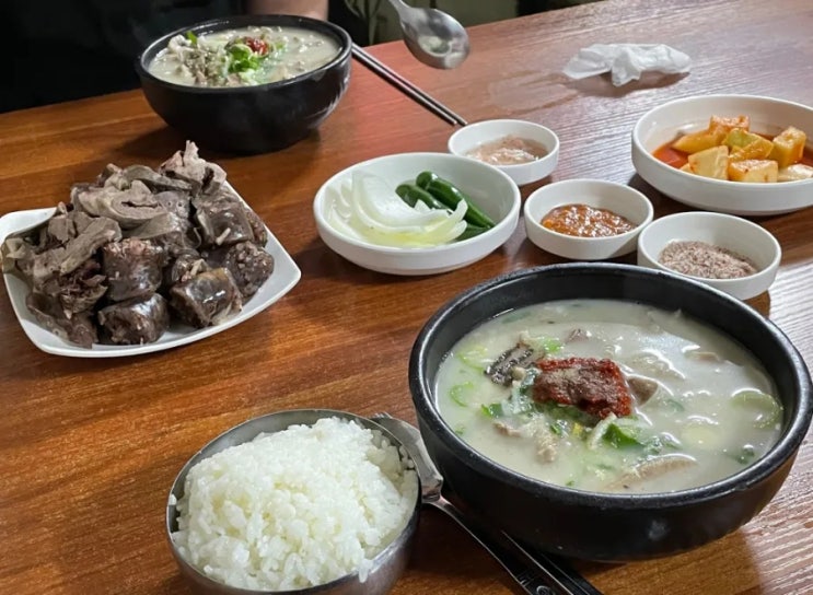  따뜻한 국물이 생각날 땐 왜관시장 맛집 진땡이국밥