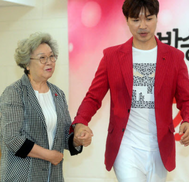  박수홍 엄마 죽음 아버지 어머니 입양
