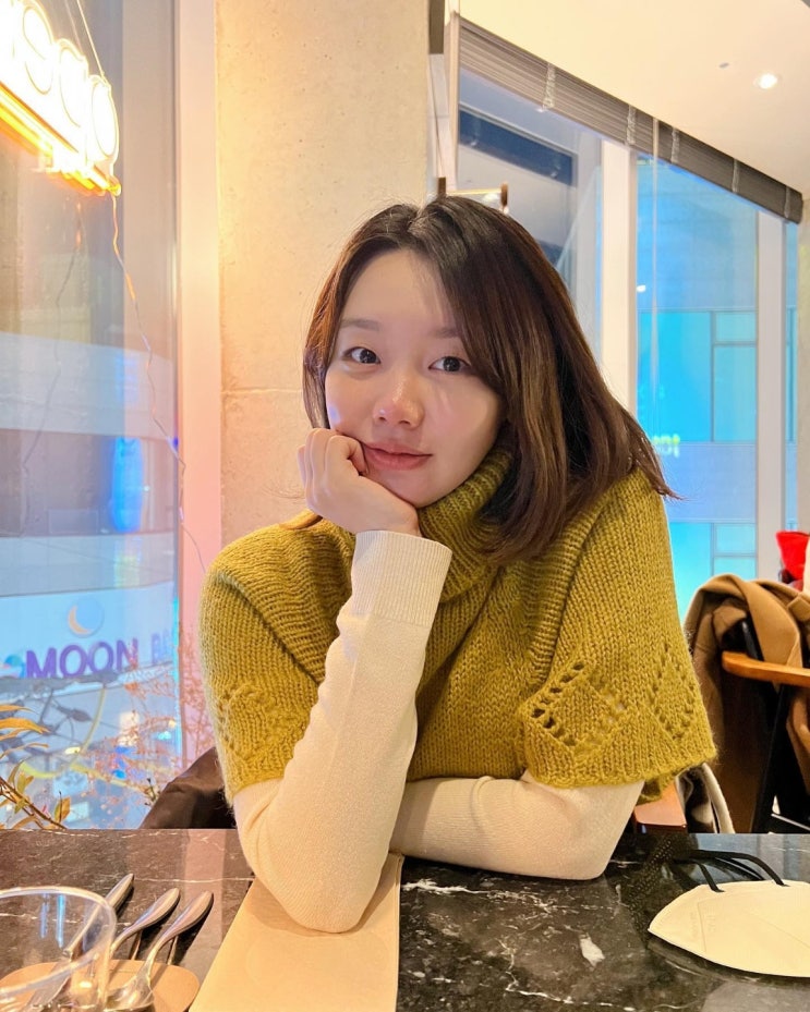'최연소 아나운서' 김수민, 제왕절개로 득남...아기와 찍은 사진 공개하자 시선 집중 '최연소 아나운서' 김수민, 제왕절개로 득남...아기와 찍은 사진 공개하자 시선 집중