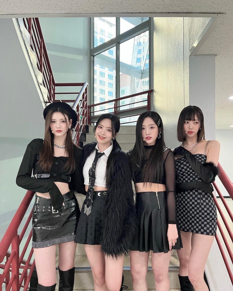 걸그룹 아이리스(아이엘·니나·윤슬·리브), '인기 가요'서 따뜻한 설렘 가득한 무대 선사 (ft. 프로필 학력 가족 신체) 걸그룹 아이리스(아이엘·니나·윤슬·리브), '인기 가요'서 따뜻한 설렘 가득한 무대 선사 (ft. 프로필 학력 가족 신체)