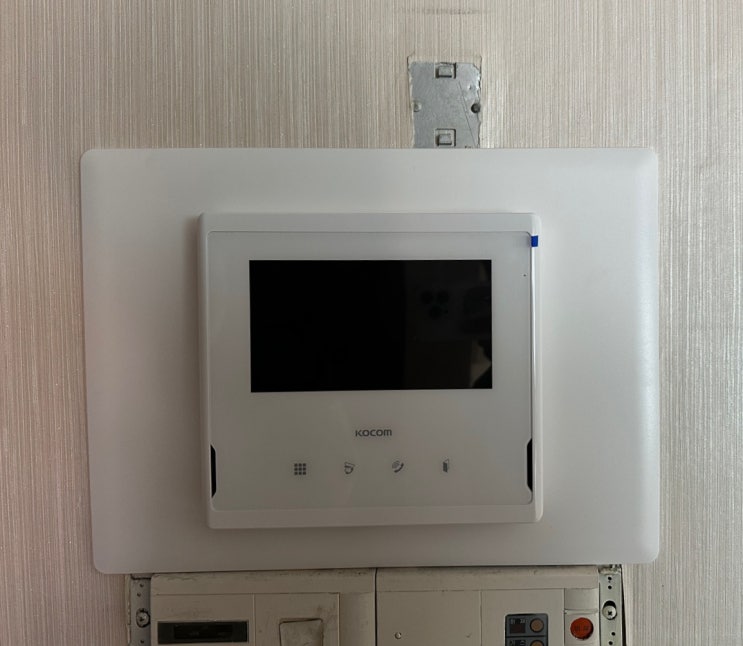  서초구 양재동 미라보빌라 코콤 비디오폰 KCV-S701, 유니코 도어락 TP8000 설치