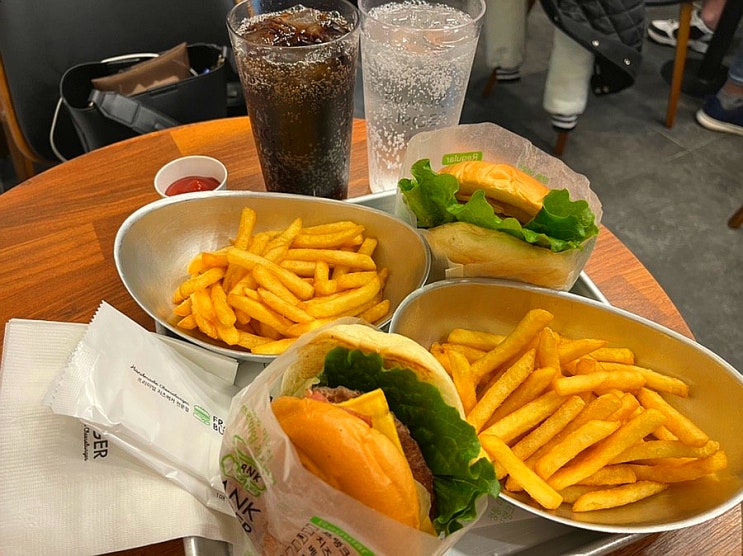  광주 첨단 맛집 “프랭크버거” 첨단병원점 간단하게 먹기 좋은 맛있는 수제버거 (메뉴판, 가격, 주차장…)