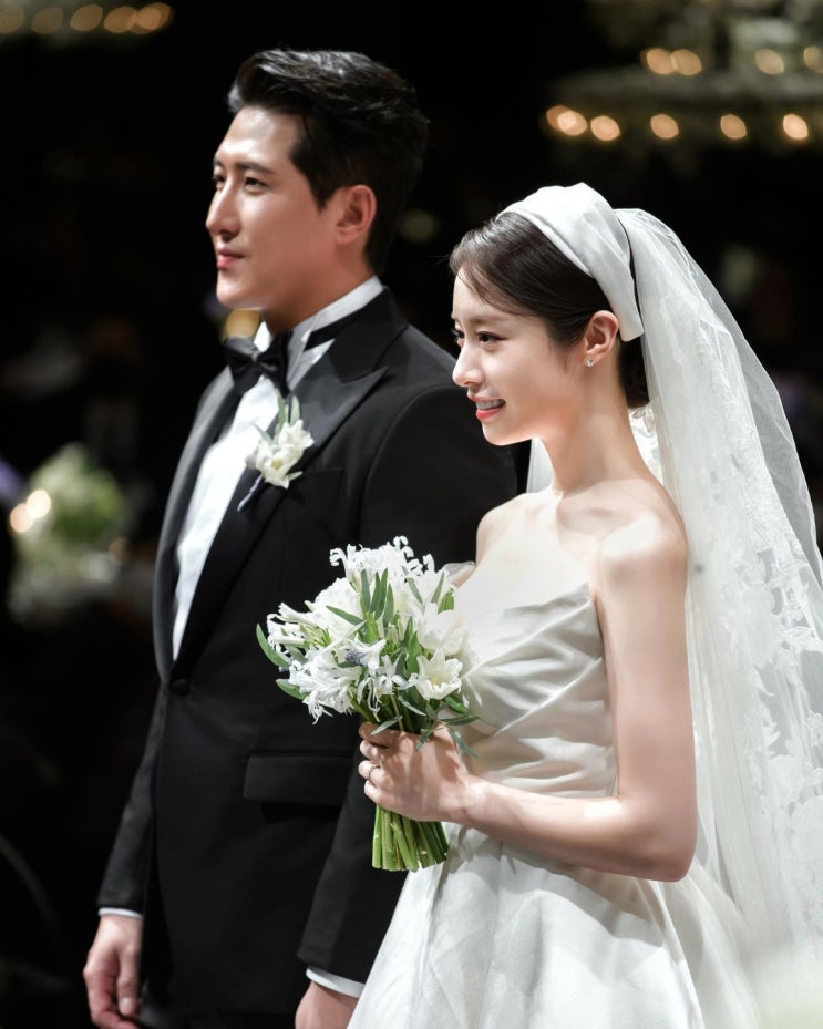 티아라 지연야구선수 황재균, "예쁘고 행복하게 살게요" 결혼식 사진 직접 공개 티아라 지연야구선수 황재균, "예쁘고 행복하게 살게요" 결혼식 사진 직접 공개