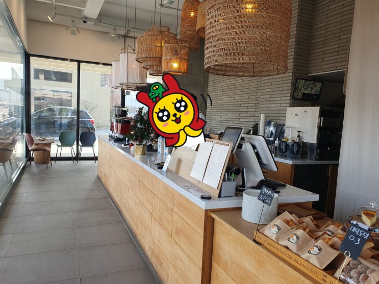  카페 리밤커피 점심 먹고 갔어요
