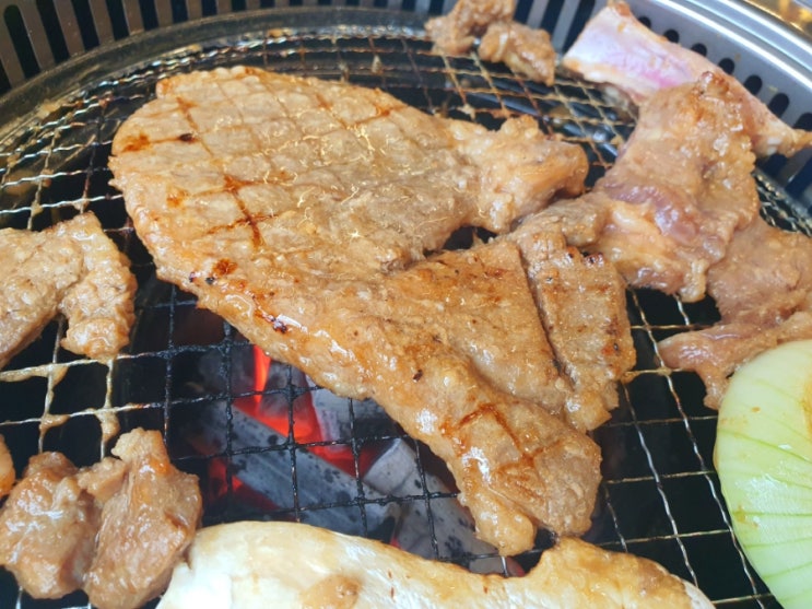 성남위례맛집 - 추울때는 고기앞으로 '해뜨는소돼지갈비'