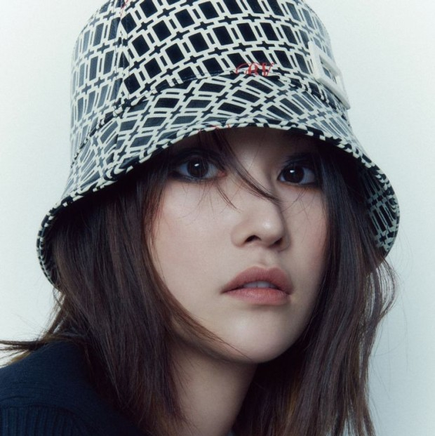 전종서 남자친구 이충현 감독 나이 몸값 인스타 사주 전종서 남자친구 이충현 감독 나이 몸값 인스타 사주