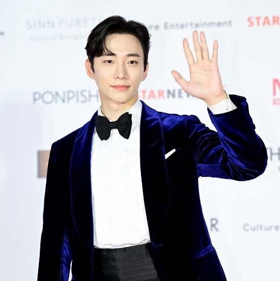  준호 AAA 레드카펫 영상 그리고 버블을 봐보자