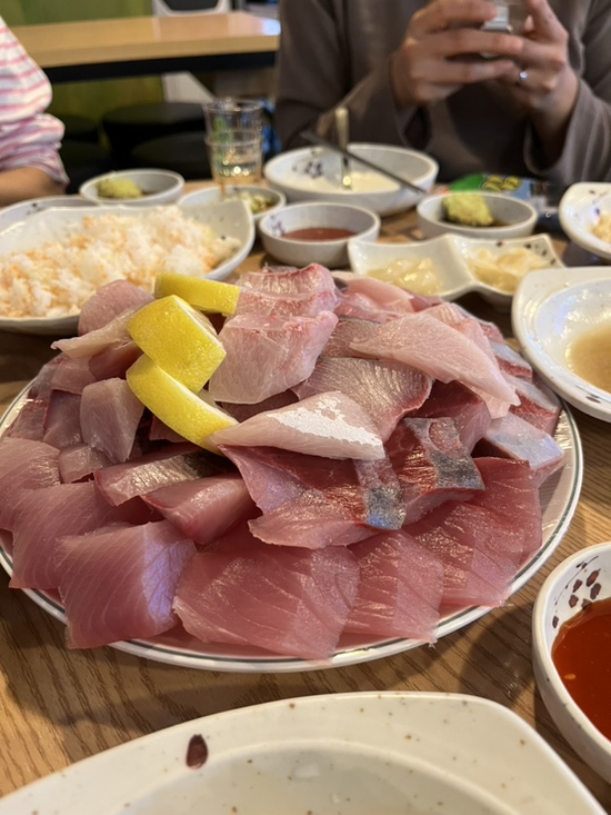 홍대/서교동 대방어 맛집 ‘바다회사랑2호점’