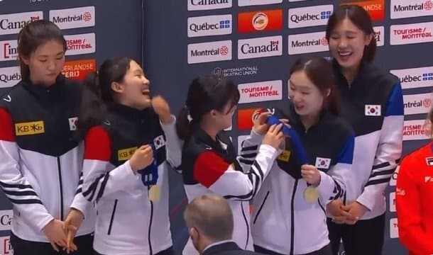 심석희 2022 ISU 월드컵 <b>3차</b>대회 <b>2관왕</b>-길고 아픈 왕따 잘... 