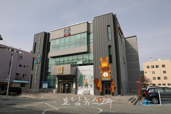  순천글로벌웹툰센터 입주작가 플랫폼 연재 줄이어