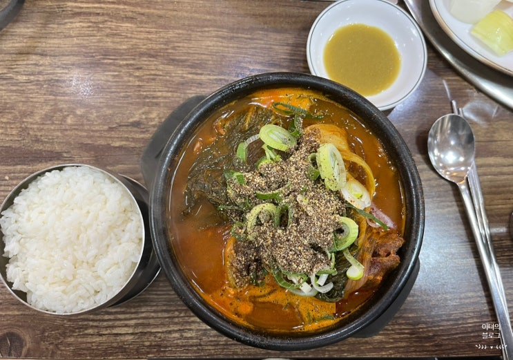  독산역, 금천구청역 감자탕·뼈해장국 찐맛집 "옛고향뼈다귀감자탕"