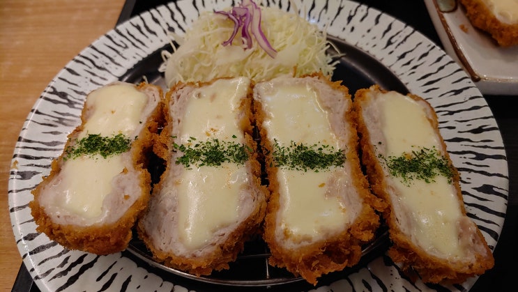 부산동구청맛집 나베야돈까스 매운돈까스나베 리얼치즈돈까스 추천드려요 부산동구청맛집 나베야돈까스 매운돈까스나베 리얼치즈돈까스 추천드려요
