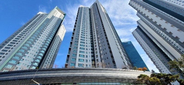  마포 한강푸르지오2차 주상복합 아파트 인테리어,에어컨변색으로  인한 시스템에어컨도색,분해청소