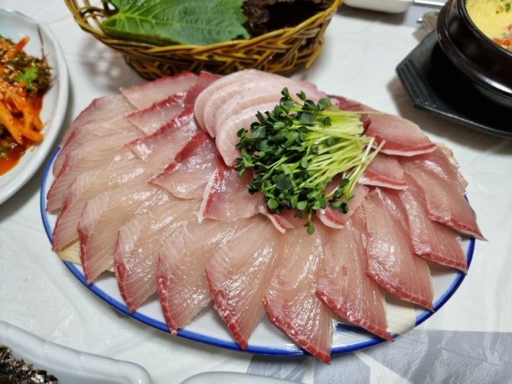  김해횟집 맛집 / 활마트부산오징어 / 대방어 / 단체룸회식 장소추천