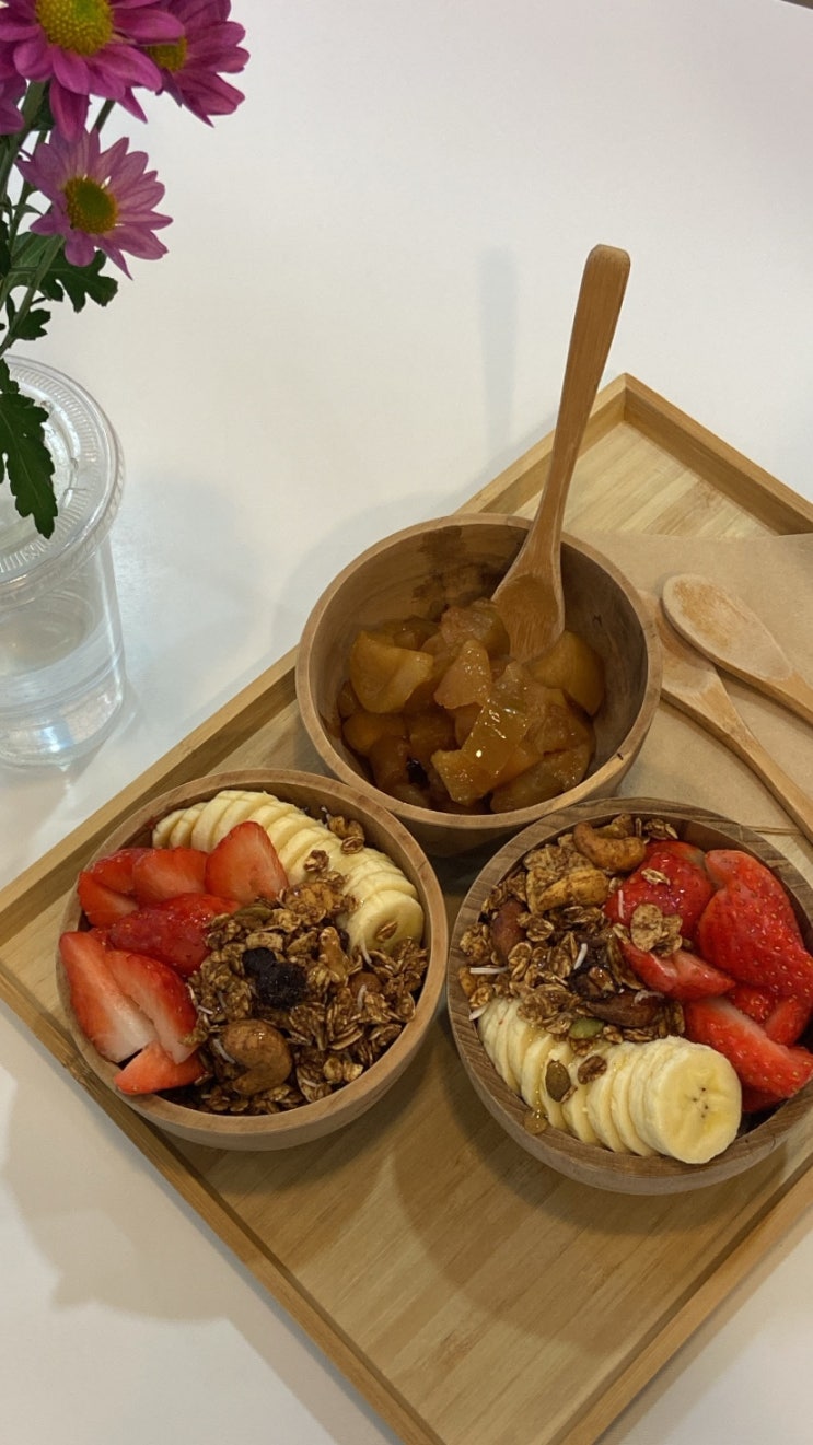  [나의 하루] 맛있는 게 너무 많아 (떡참 매콤로제떡볶이, 소고기, 그릭요거트, 카이막)