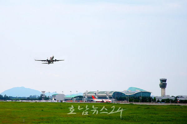  무안국제공항 활주로 연장사업 실시계획 및 지형도면 변경고시