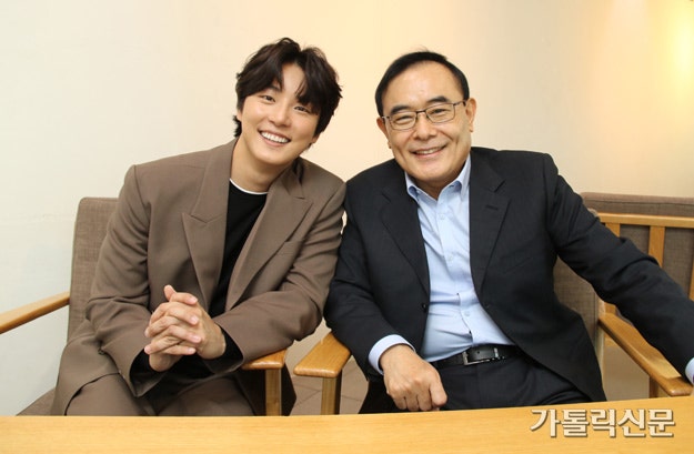 ♡영화 ‘탄생’ 박흥식 감독과 김대건 역 배우 윤시윤씨♡