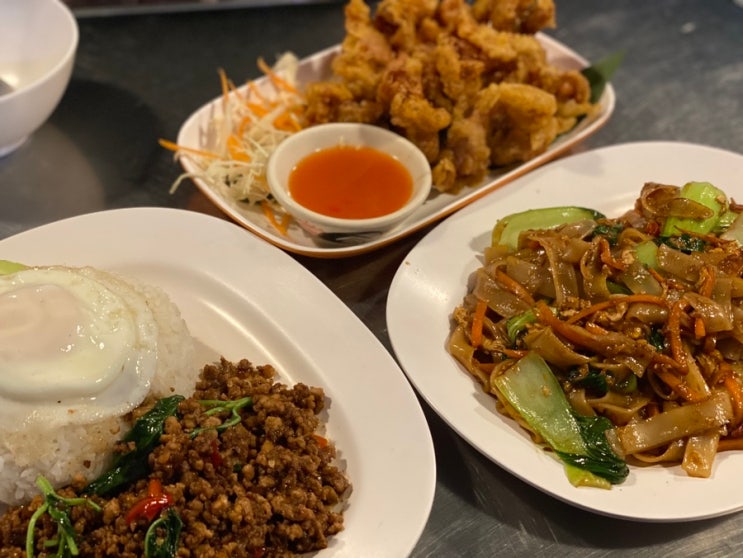  압구정로데오: 태국 맛집 N번째 방문 주말 웨이팅 후기 - 까폼 