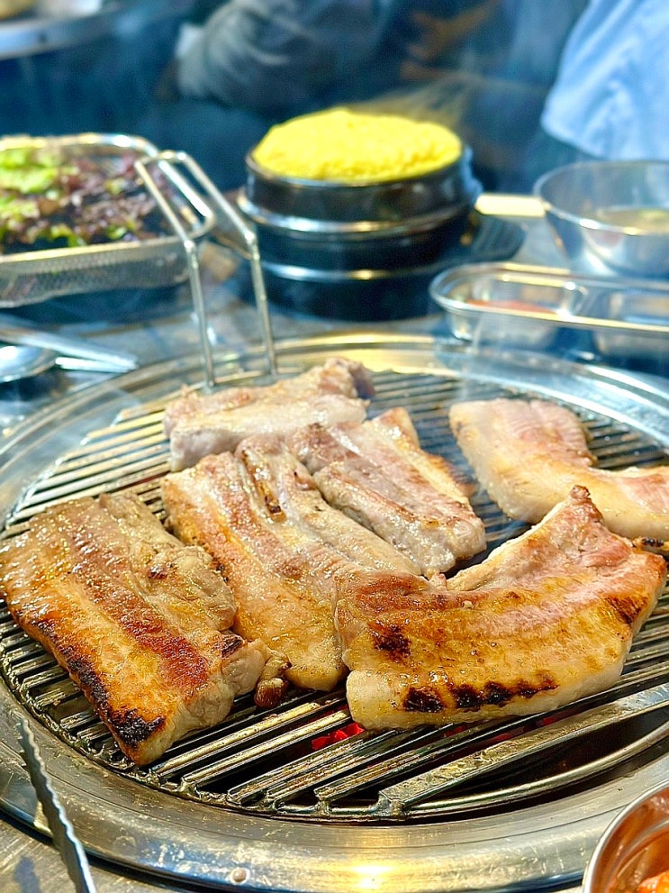  당산동 주민 추천 맛집 ; 당산역 대박굼터 고기집 ; 삼겹살 ; 단체석