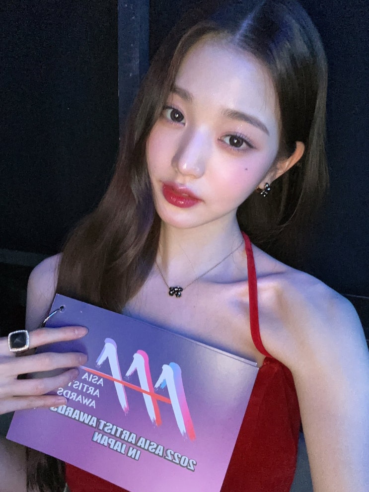 '2022 AAA 진행' 아이브 장원영, 한소희와 투 샷 확산돼 네티즌들 관심 "10살 차이 화답" '2022 AAA 진행' 아이브 장원영, 한소희와 투 샷 확산돼 네티즌들 관심 "10살 차이 화답"