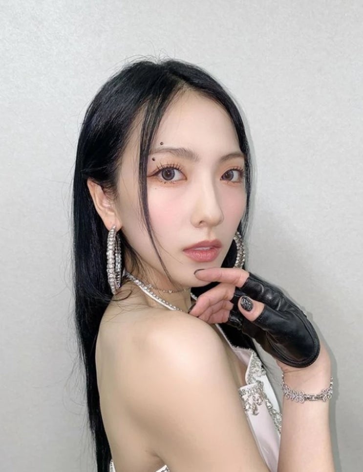 카라 강지영, 일본 활동 앞두고 근황 공개...선명한 11자 복근으로 눈길 끌어 카라 강지영, 일본 활동 앞두고 근황 공개...선명한 11자 복근으로 눈길 끌어