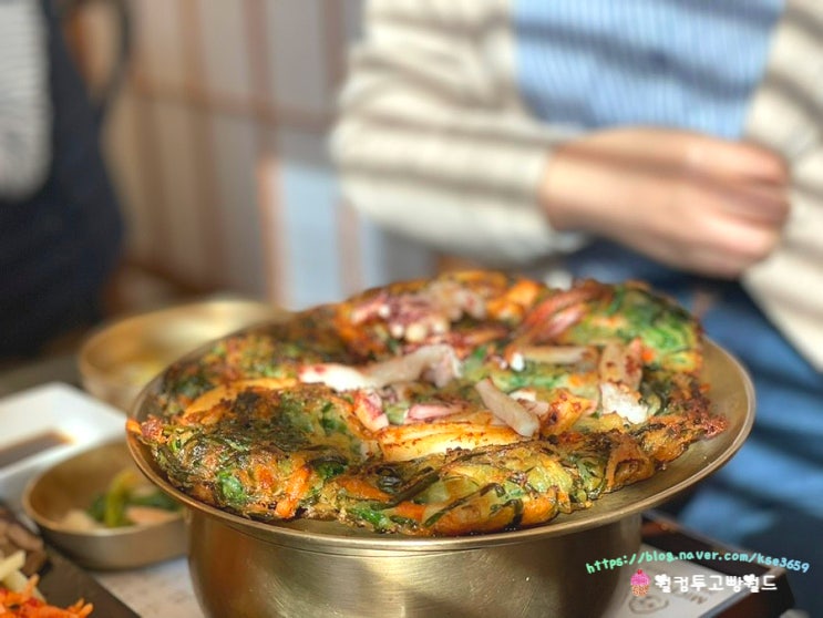  남산 케이블카 근처 맛집 육회비빔밥과 김치치즈전이 맛있는 목멱산방