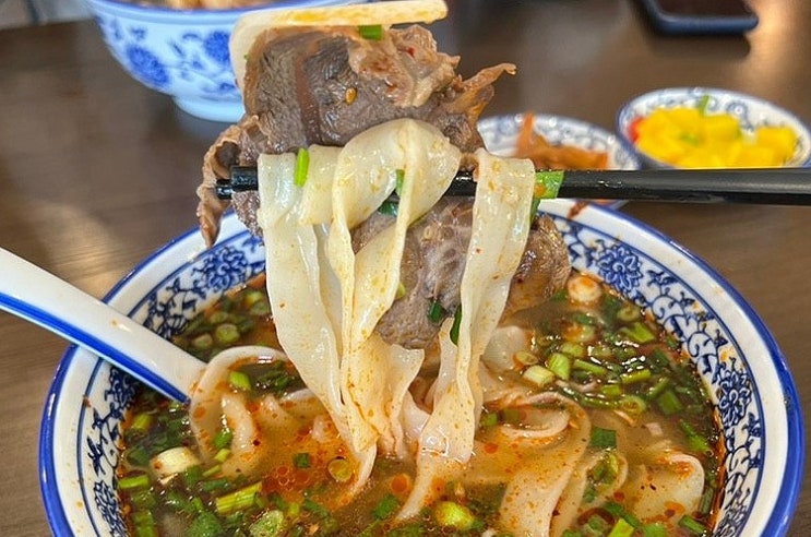 서현역 점심 메뉴 : 줄 서서 먹는 우육면과 꿔바로우가 맛있는 샤오바오