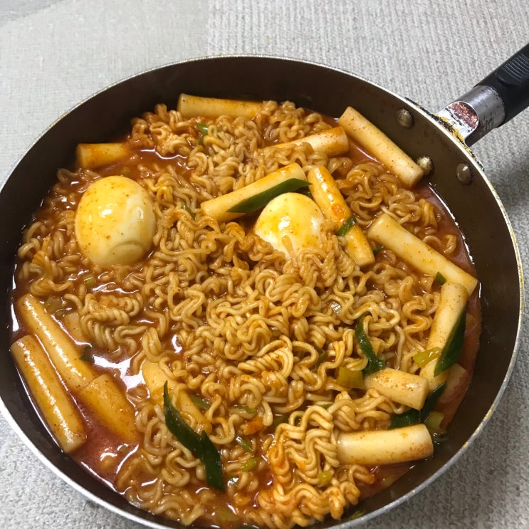 집에서 오뚜기 로제라볶이 밀키트로 라볶이 만들어 먹기