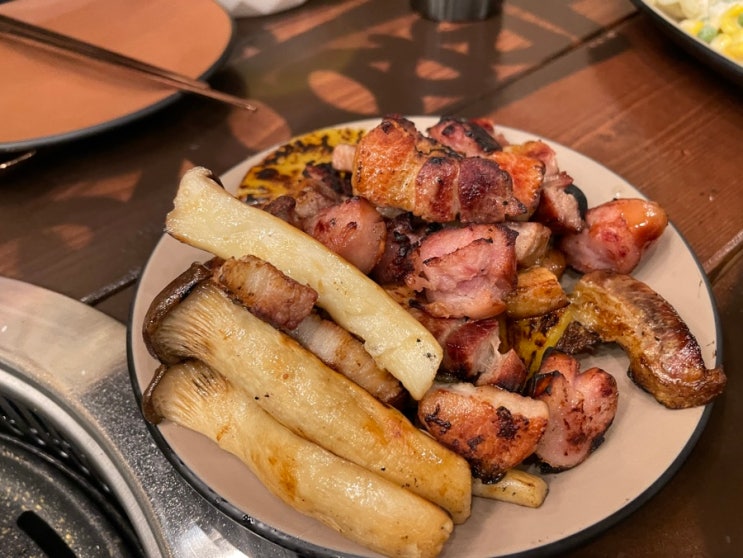  [평택맛집] 실내에서 캠핑하기 브룩스미트캠프 평택점, 동물원, 고양이카페 다녀온 후기
