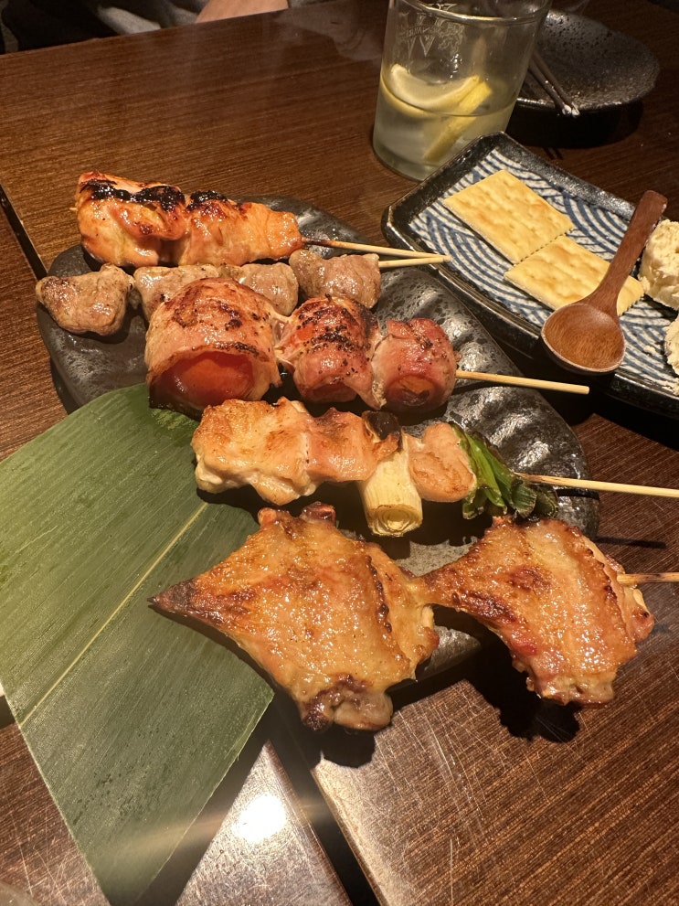  야키토리 고우, 이태원 이자카야의 정석?
